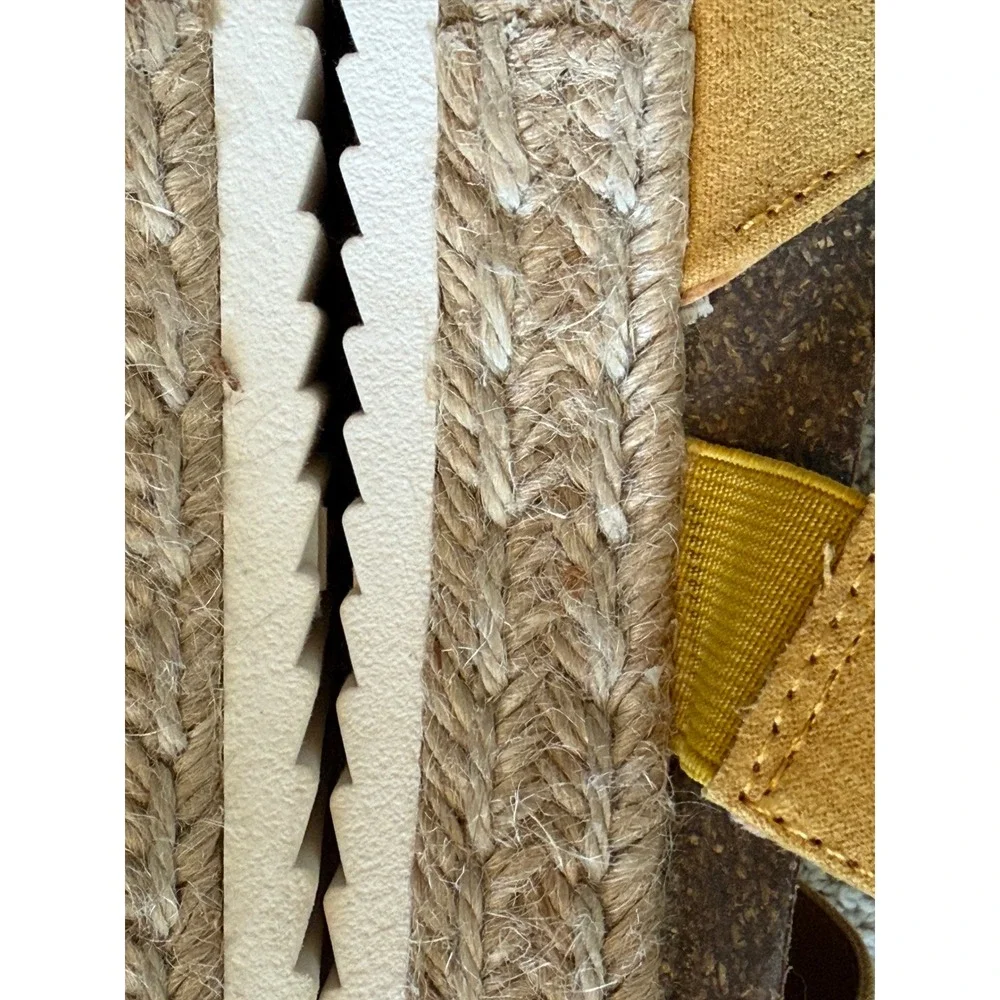 Universal Thread Mustard Yellow Espadrille Platform Sandals Womens Size 7 Buckle